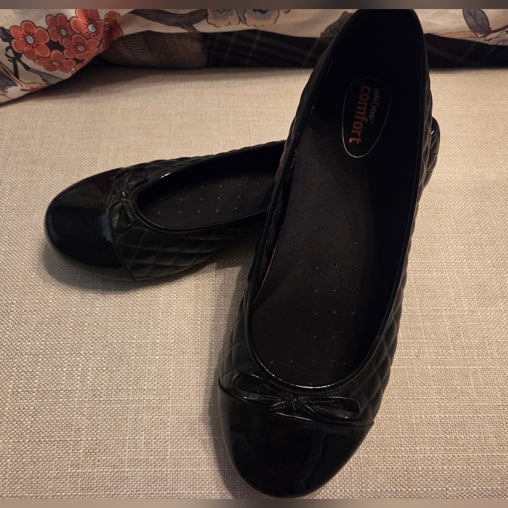 Black Quilted Women's Flats